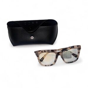 Stylish Tortoise Shell Sunglasses with Case